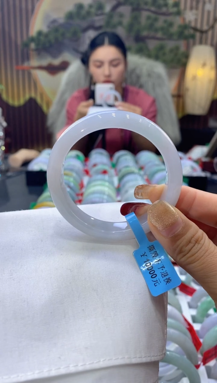 【闪购商品】翡翠手镯未镶嵌多人02184