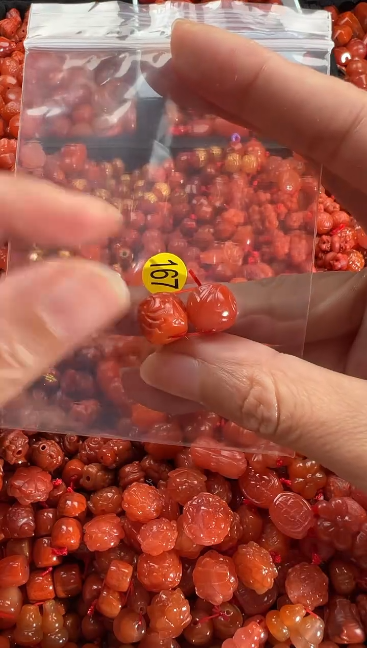【闪购商品】南红玛瑙颈饰未镶嵌1