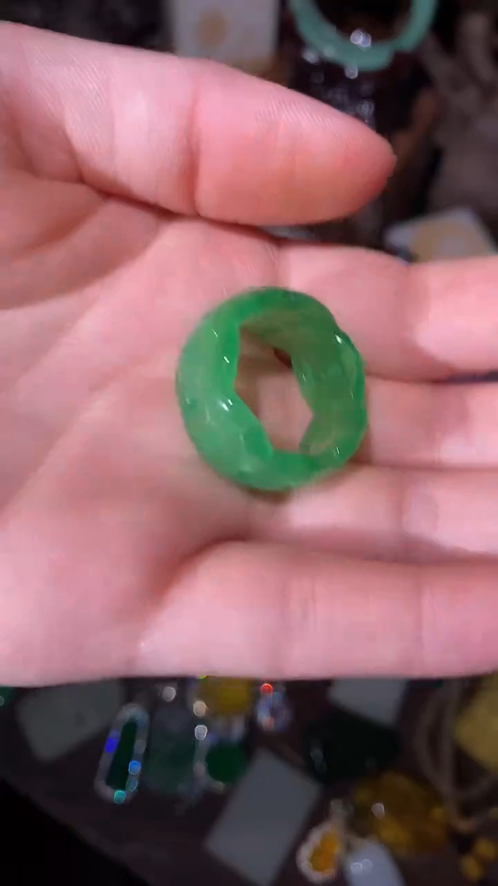 翡翠戒指未镶嵌永玉阁精品专属摆件