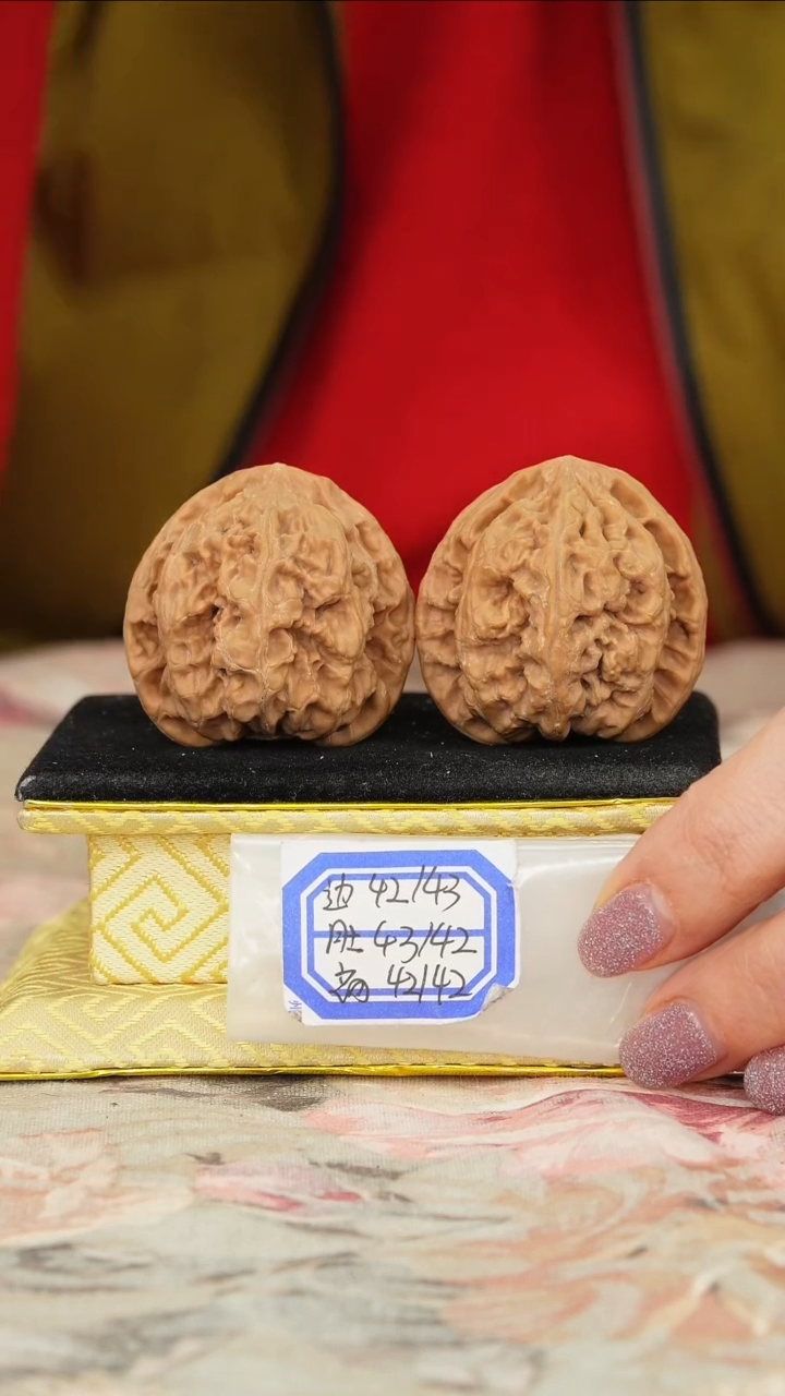 【闪购商品】文玩核桃把件非嫁接大粗筋微修