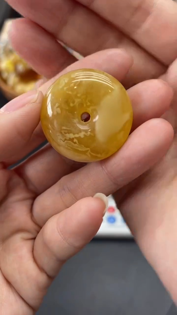 琥珀未镶嵌珠宝奇石2350