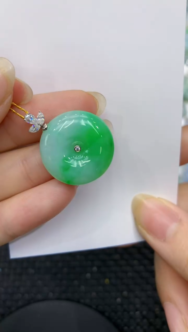 【闪购商品】翡翠颈饰18K金镶嵌8888888888