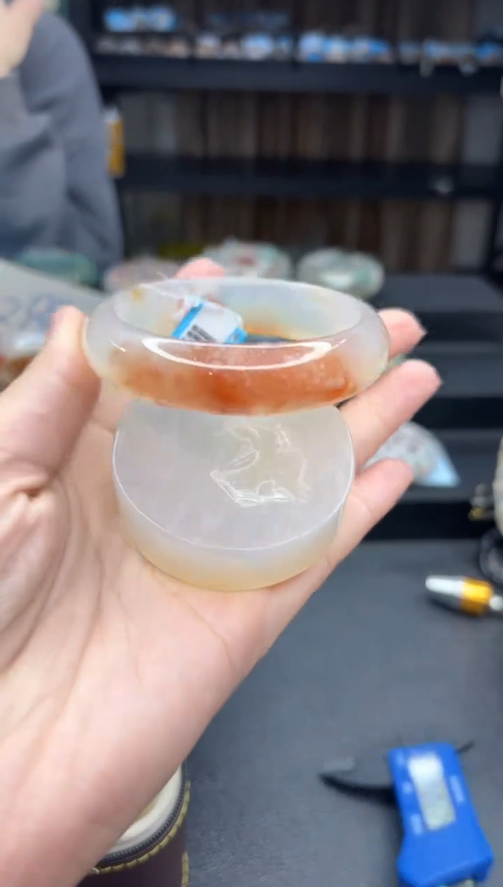 【闪购商品】石英质玉手镯未镶嵌176（56圈赠送镯心）