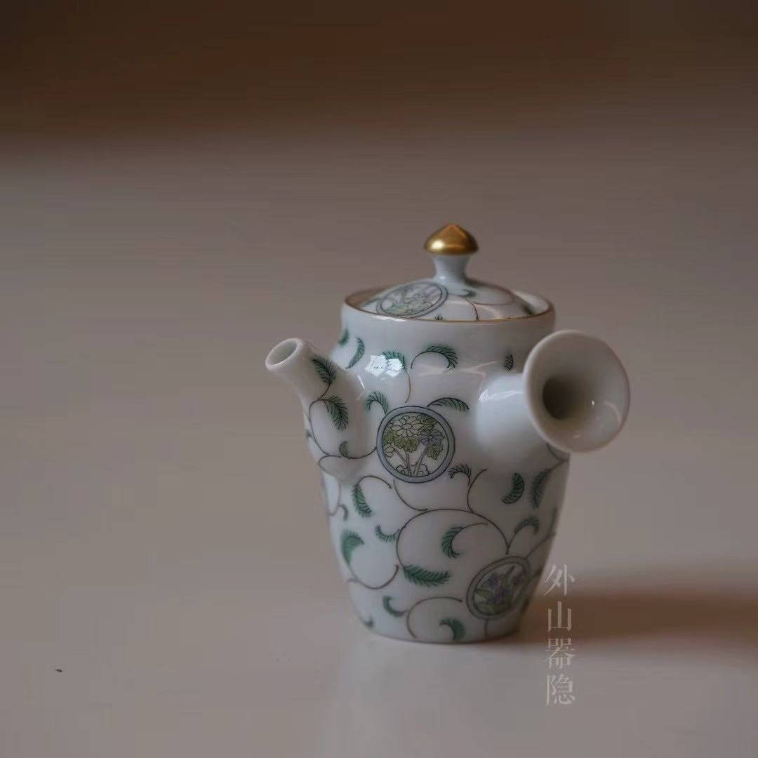 外山器隐-清供蚕丝莲壶（一半云系列）