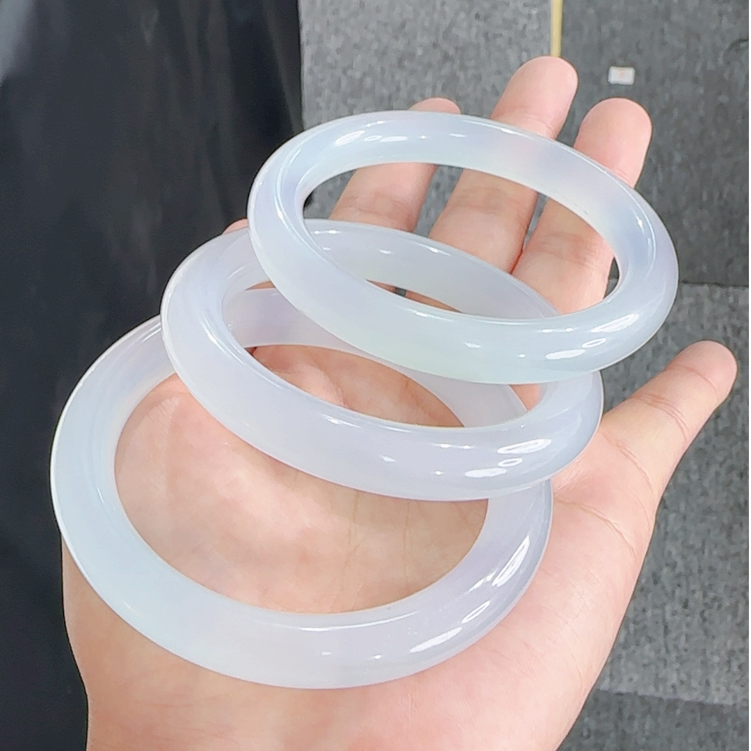 【雾霾蓝】天然冰透玛瑙手镯玉石美人镯（圆条正圆随机多样性发货）