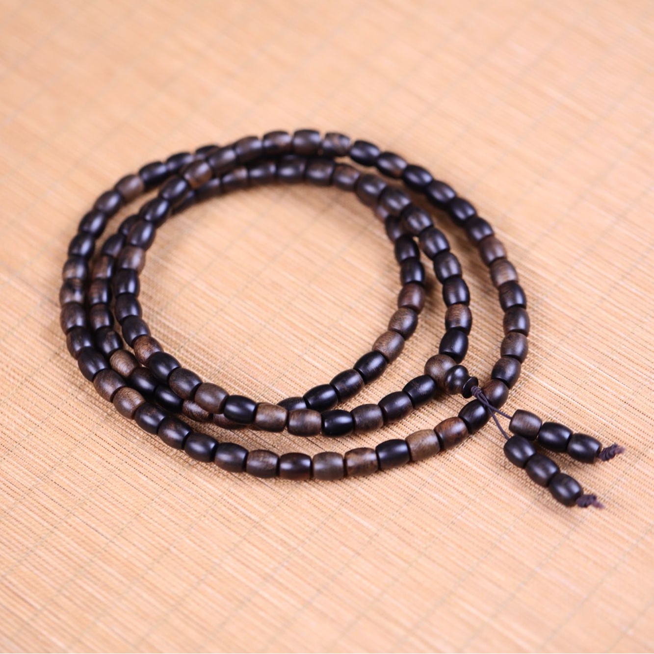 中国香博园沉香越南芽庄玉化瘿子瘤疤白棋沉水0.8*0.9多圈长串