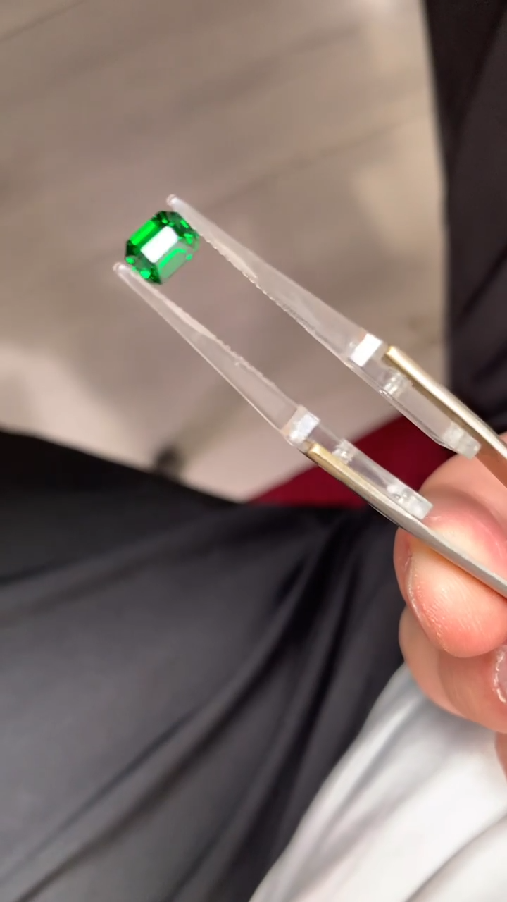 【闪购商品】石榴石（沙弗莱）裸石未镶嵌1粒