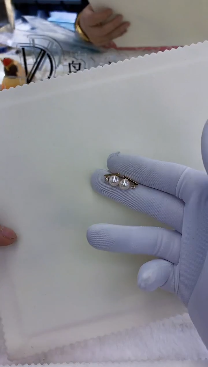 18K金镶嵌饰品海水珍珠7-8平衡木耳钉