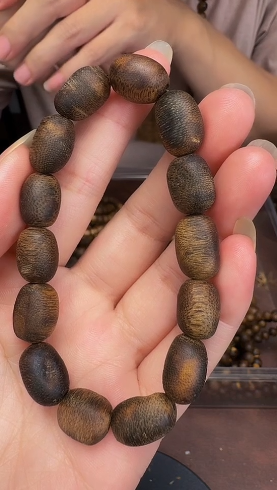 手串沉香海南绿奇楠随形留疤11.7克