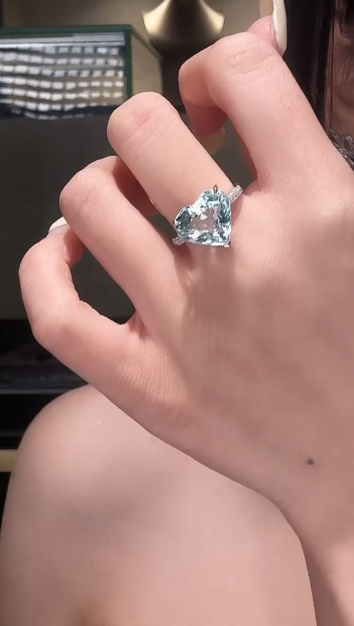 铂Pt950镶嵌戒指海蓝宝石S6.8ct