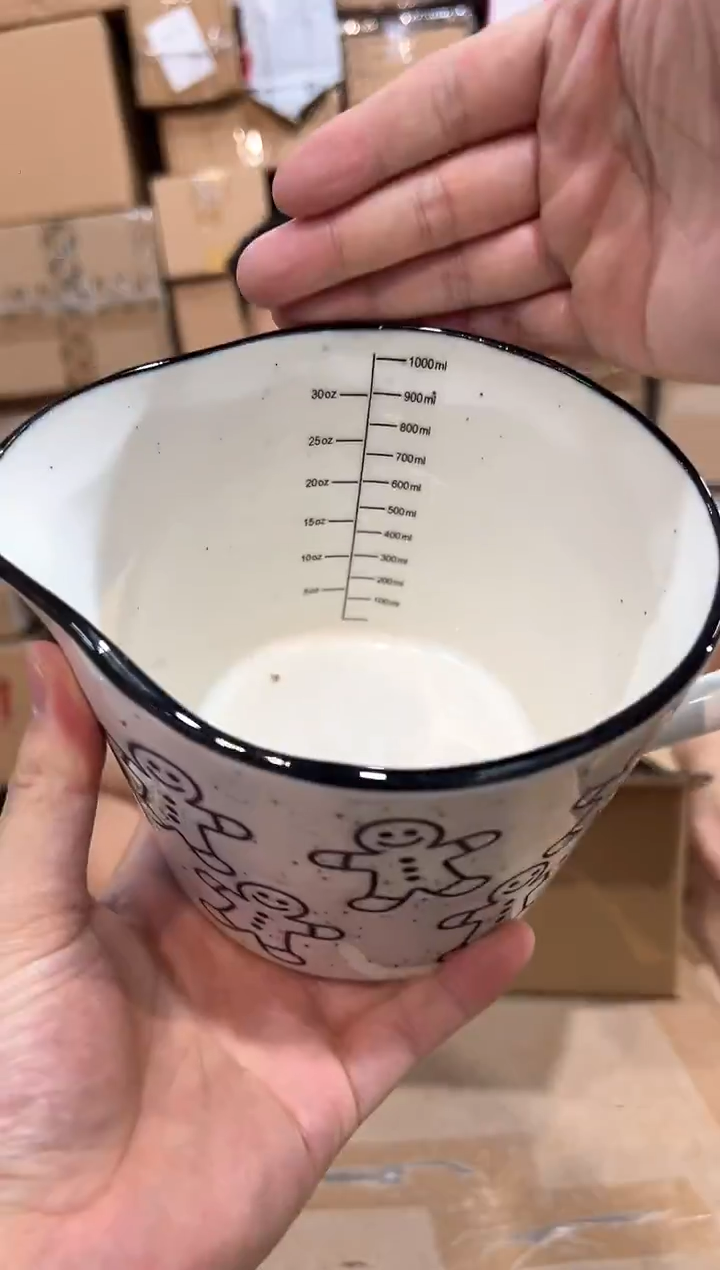 瓷片姜饼人奶壶（内外有小黑点）