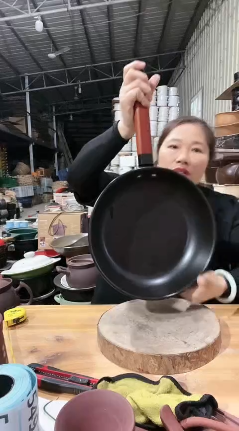 陶瑕疵28黑色手把煎盘