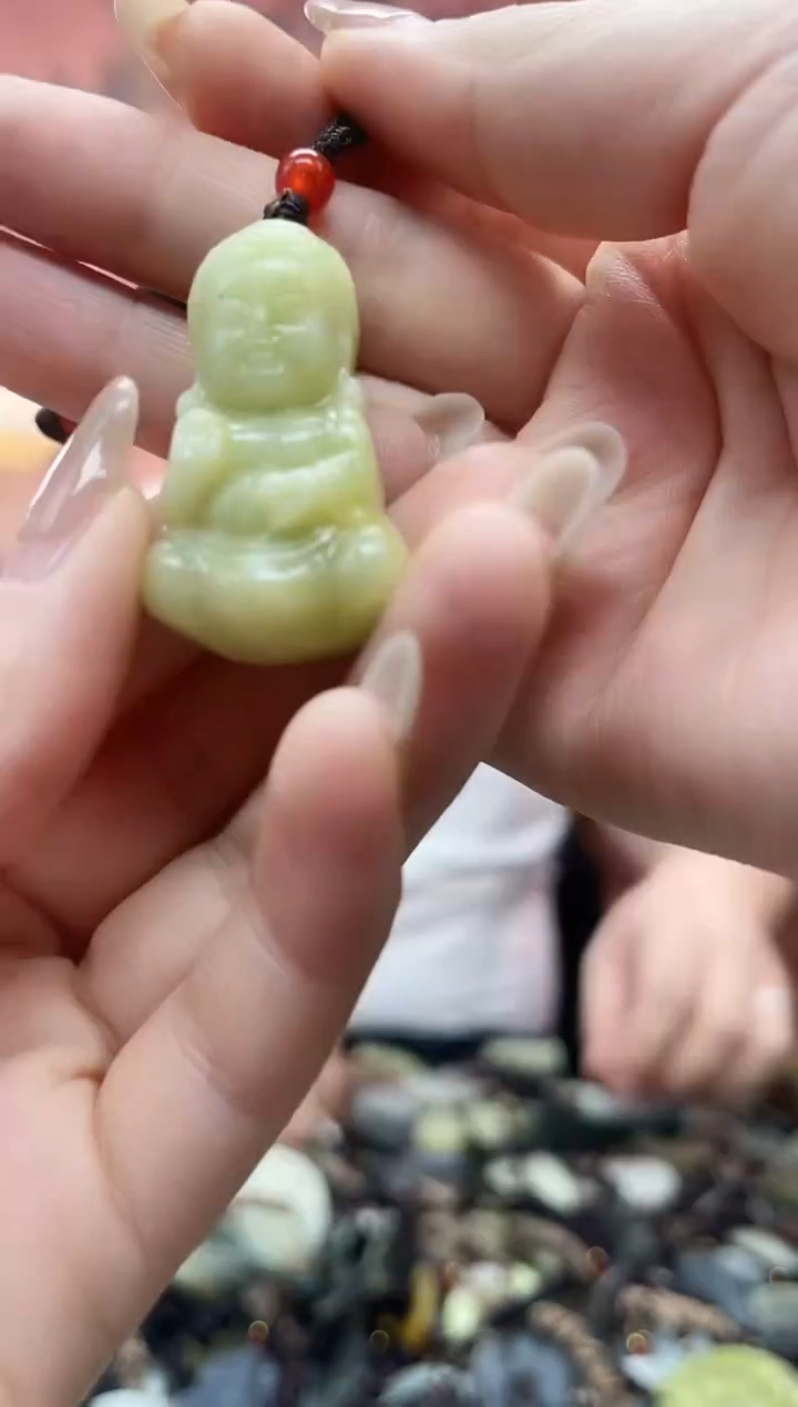 未镶嵌岫玉吊坠·