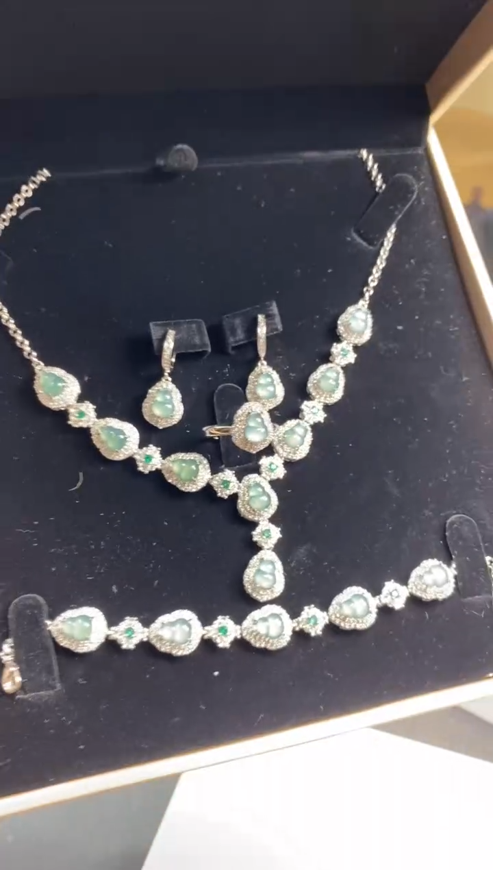 【闪购商品】翡翠颈饰未镶嵌********q11