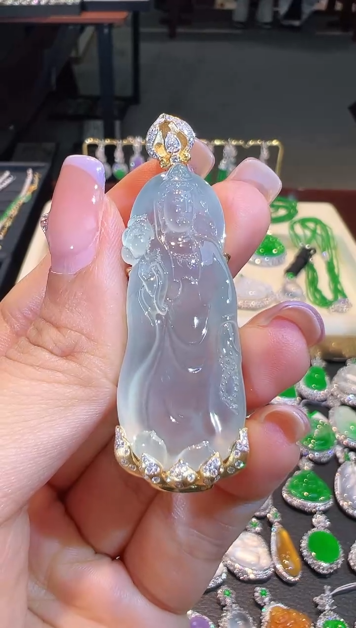 【闪购商品】翡翠吊坠(不含链)18K金镶嵌翡翠