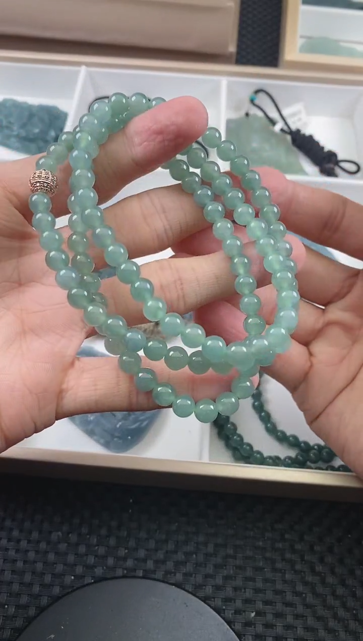 翡翠未镶嵌颈饰 