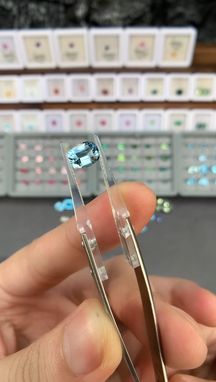 【闪购商品】定制海蓝宝石裸石未镶嵌e6  1.69ct