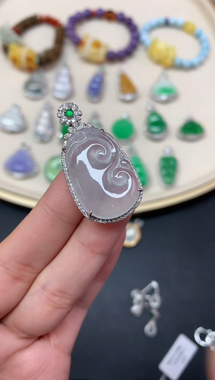 【闪购商品】翡翠吊坠(不含链)18K金镶嵌吊坠A100|6800