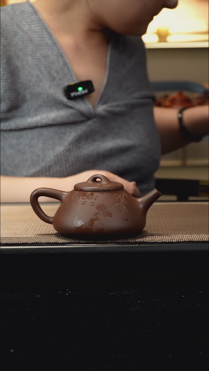 紫砂茶盏梨皮紫泥刻绘子冶200CC