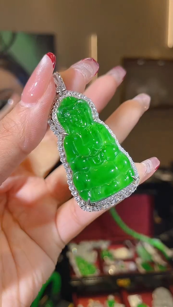 【闪购商品】翡翠吊坠(不含链)银S925镶嵌天然翡翠A货