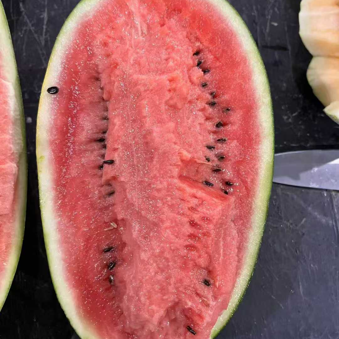 越南黑美人西瓜1粒5斤左右