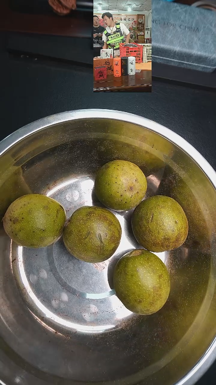 把件文玩核桃大果盘山5个（售出不退不换）青皮