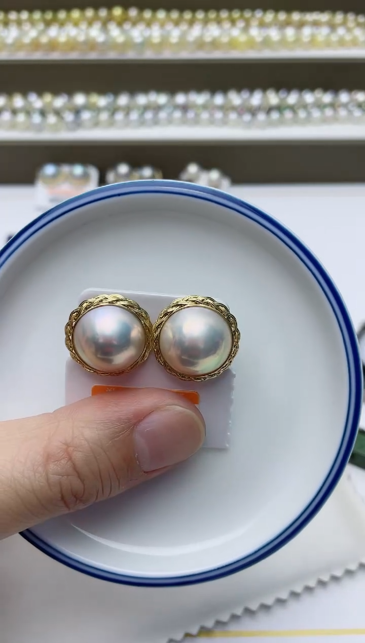 【闪购商品】拼合珍珠（马贝珠）耳饰18K金镶嵌A85