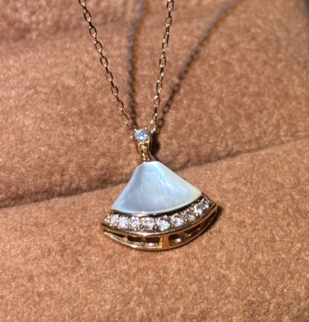 【PEIDI珠宝 】18K  白贝豪镶裙子项链