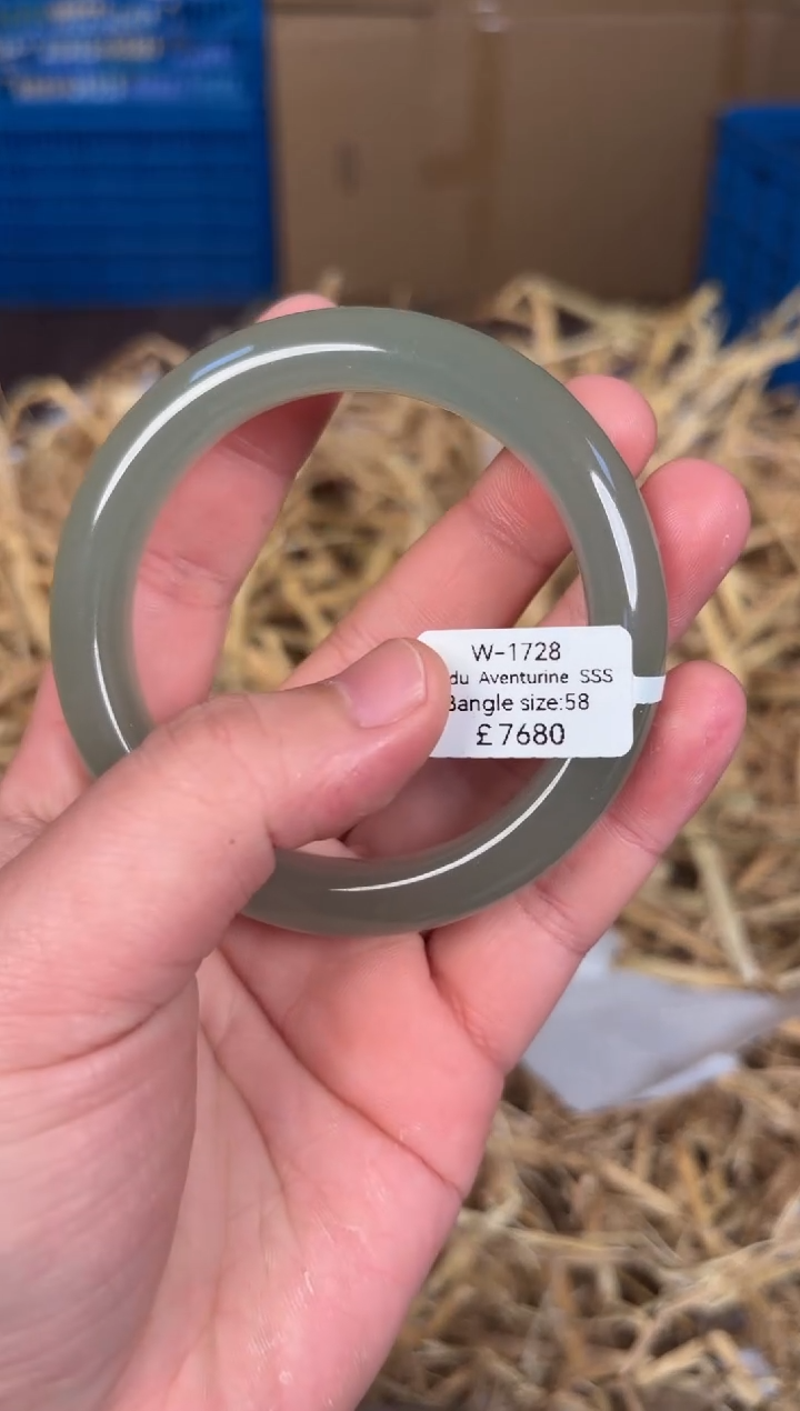 未镶嵌手镯石英质玉W1728