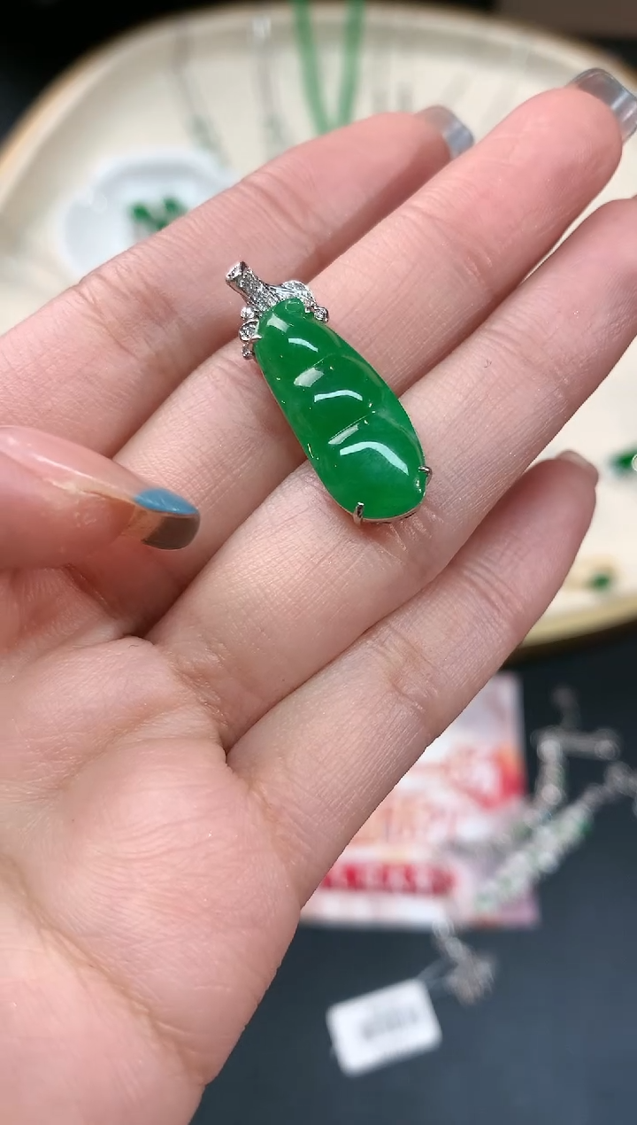 【闪购商品】翡翠吊坠(不含链)18K金镶嵌吊坠A38|5980