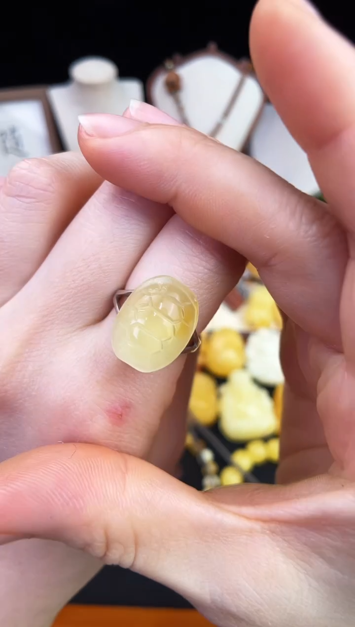 琥珀未镶嵌珠宝奇石柒月