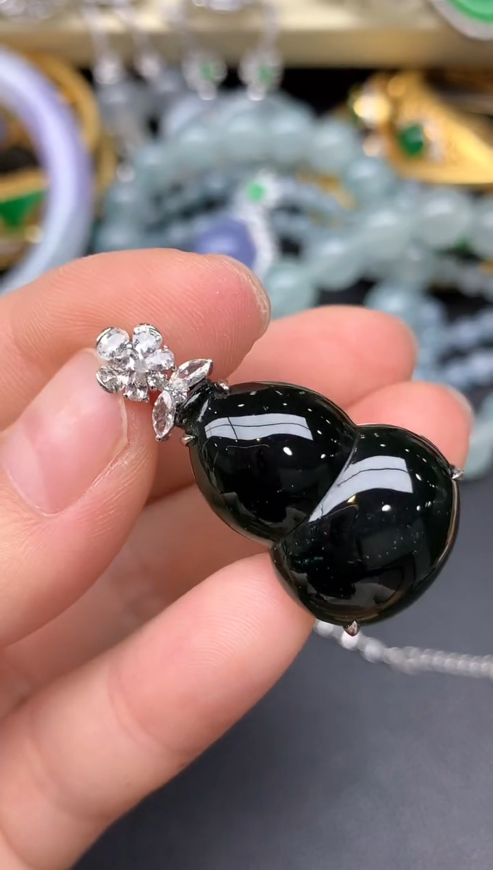 颈饰18K金镶嵌翡翠333-雪姐翡翠天天见