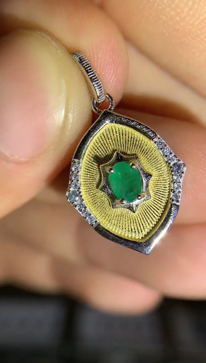 【闪购商品】祖母绿吊坠银S925镶嵌天然