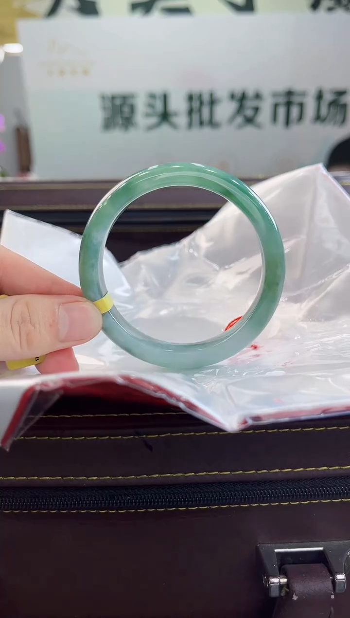 【闪购商品】翡翠手镯未镶嵌手镯