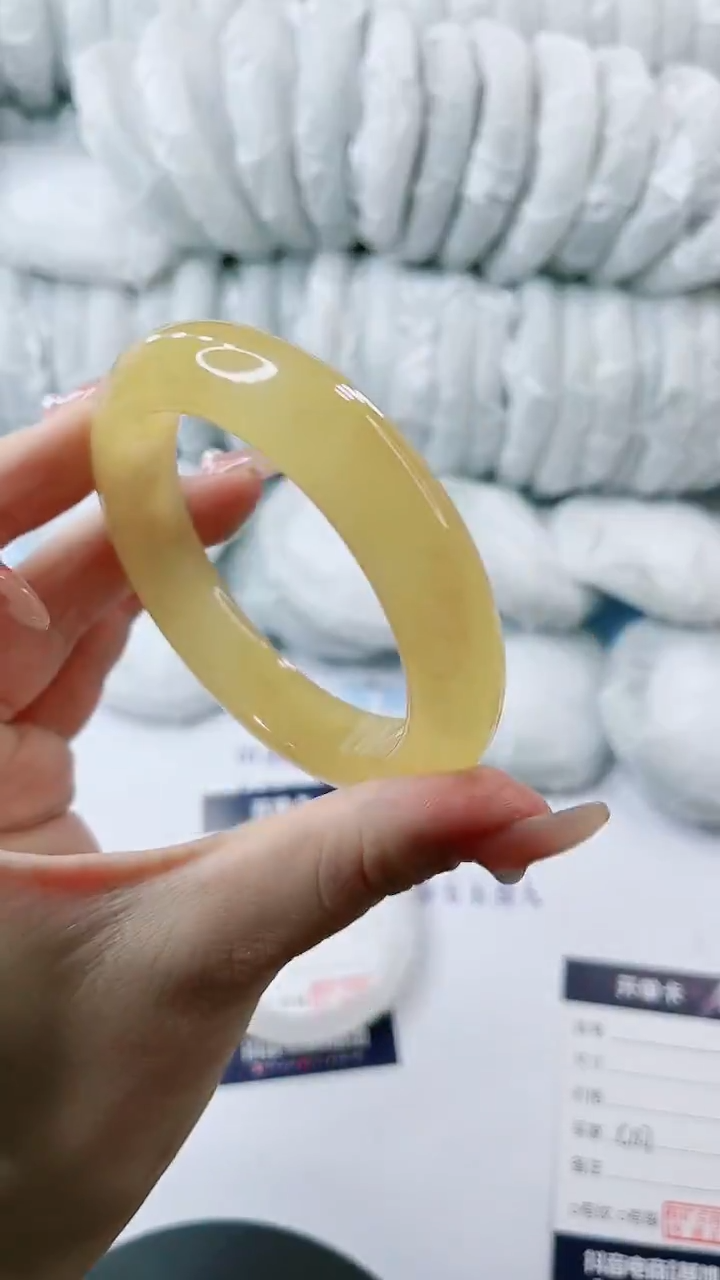 【闪购商品】石英质玉手镯未镶嵌多样性发货C127