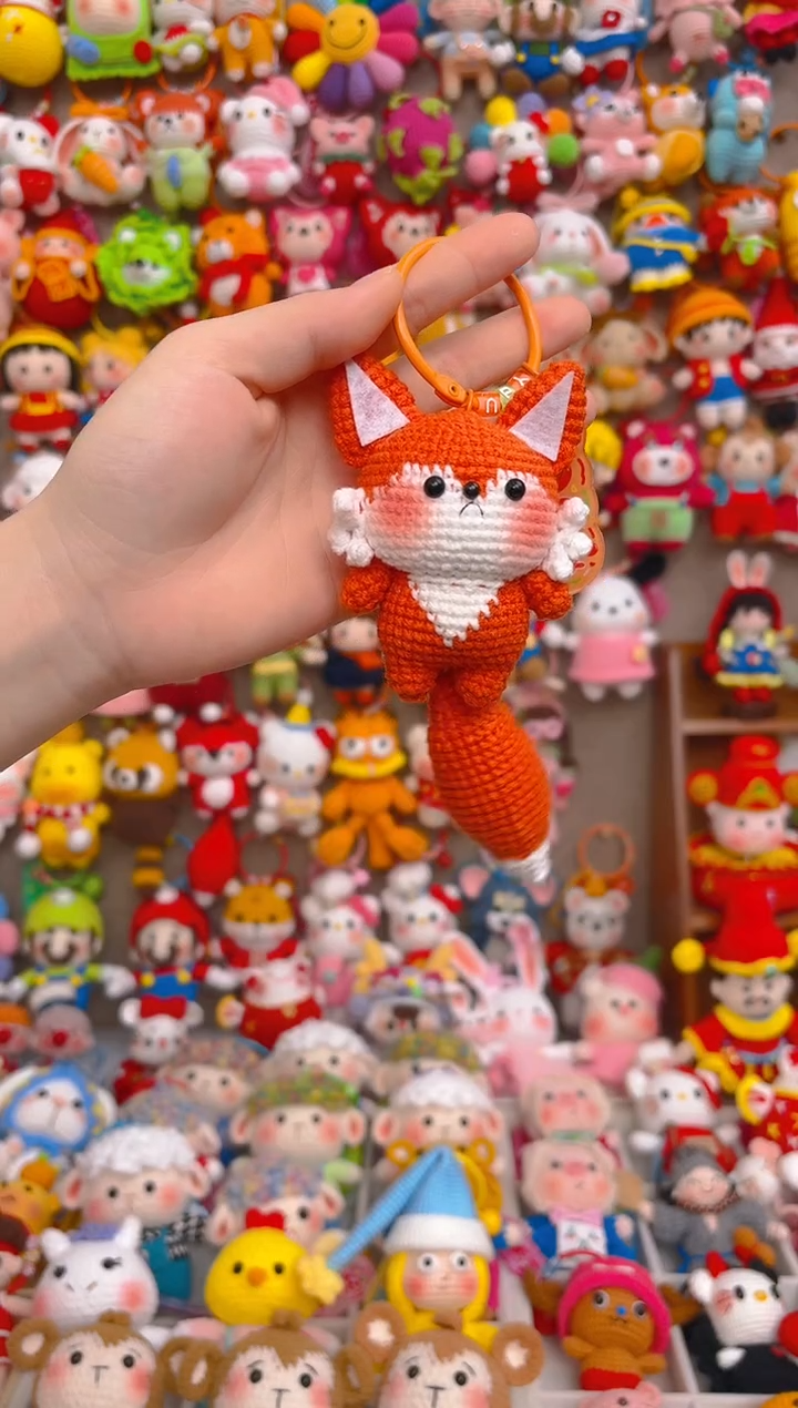 纯手工制作毛线钩织成品狐狸