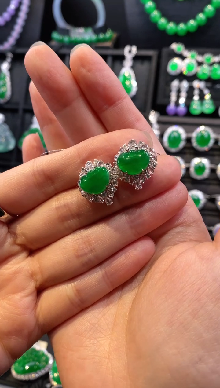 【闪购商品】翡翠耳钉18K金镶嵌如意耳钉5100602