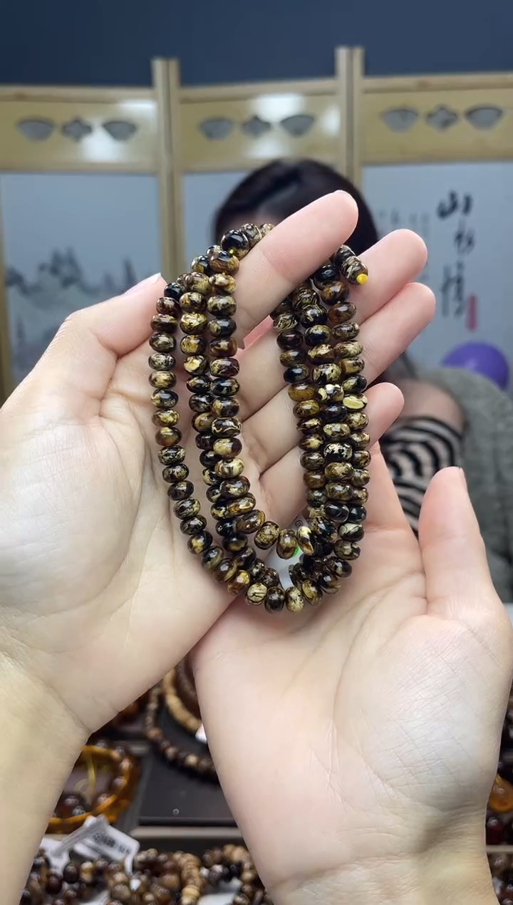 【闪购商品】琥珀裸石未镶嵌7+黑花108