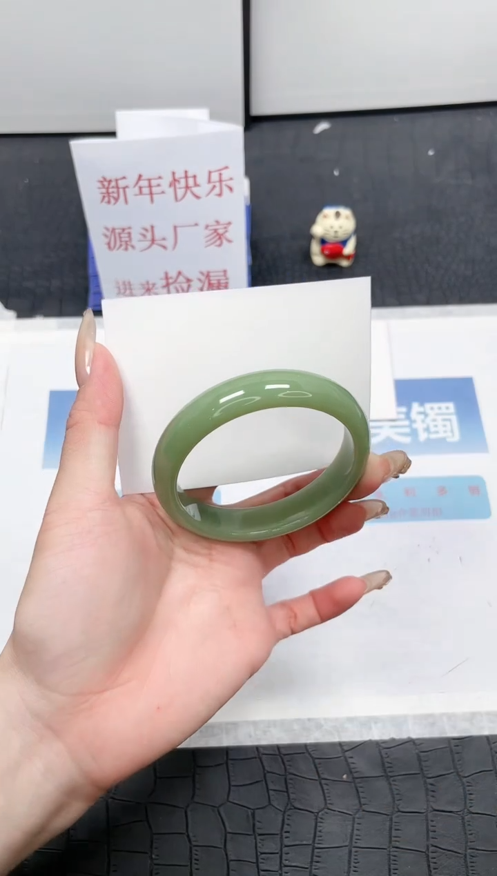 【闪购商品】石英质玉手镯未镶嵌N99-58