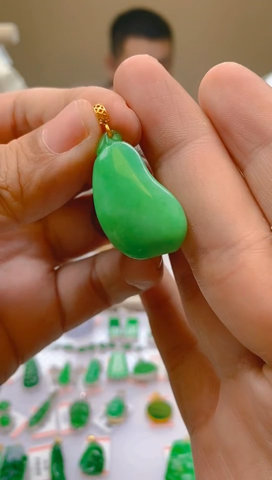 【闪购商品】翡翠颈饰18K金镶嵌 新号开播，全场乱卖