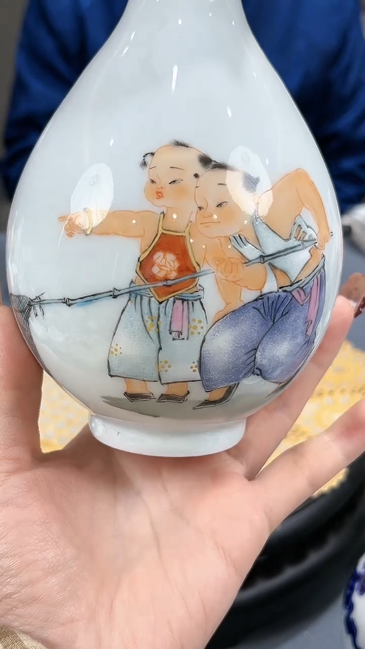 【闪购商品】官窑瓷画院970官窑瓷画院童子玉壶春