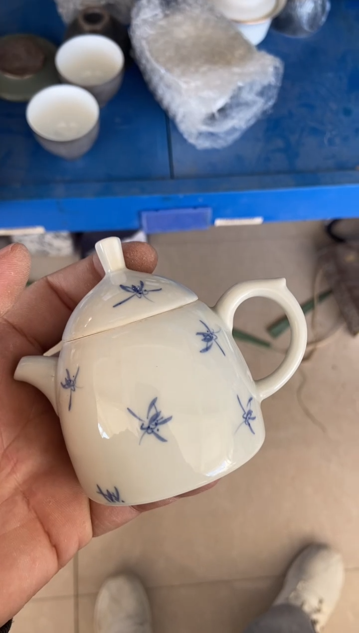 无运费险有瑕疵的摄影的产品有使用过的痕迹有点脏介意勿拍