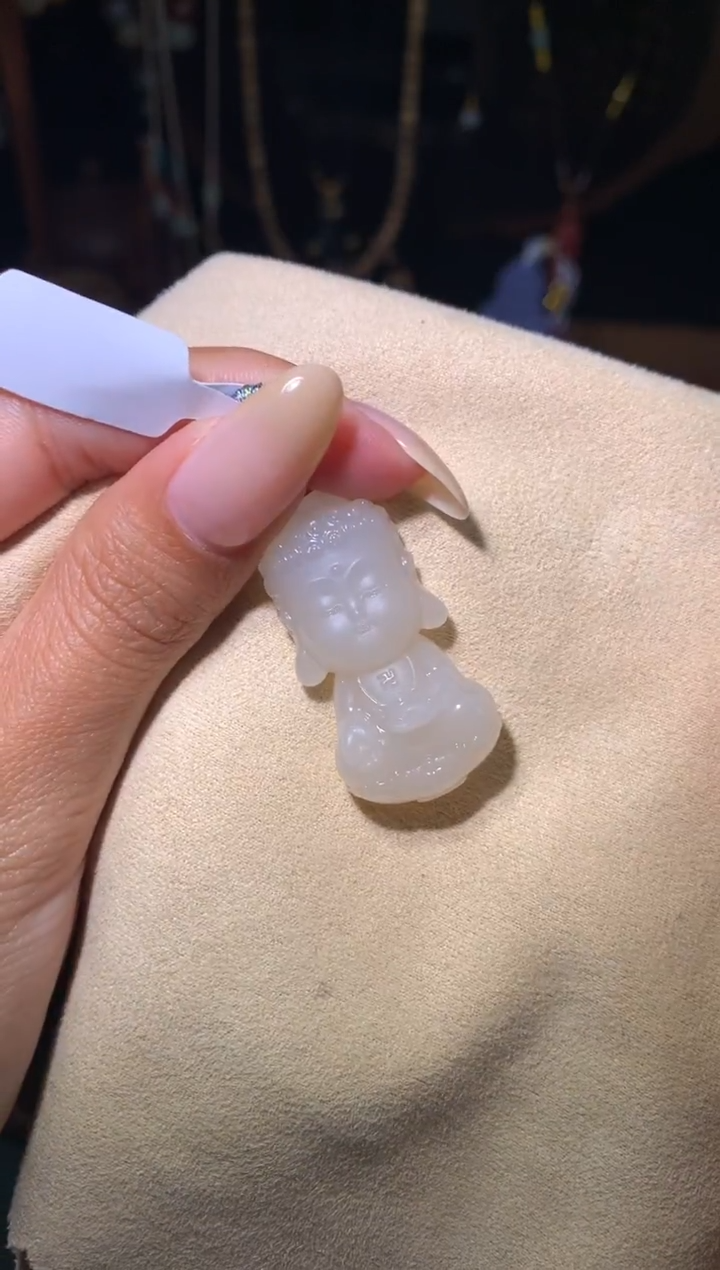 颈饰未镶嵌和田玉错****吃大日如来宝宝佛