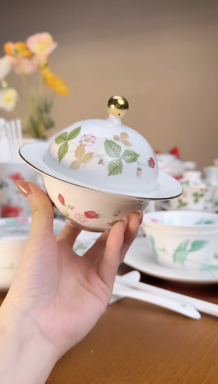 【闪购商品】莓高骨瓷星球飞碟炖盅
