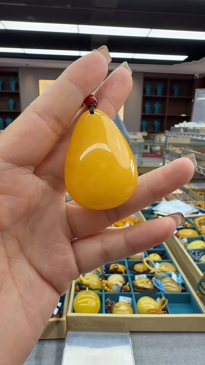 琥珀颈饰未镶嵌242秒拍号 假一罚三 