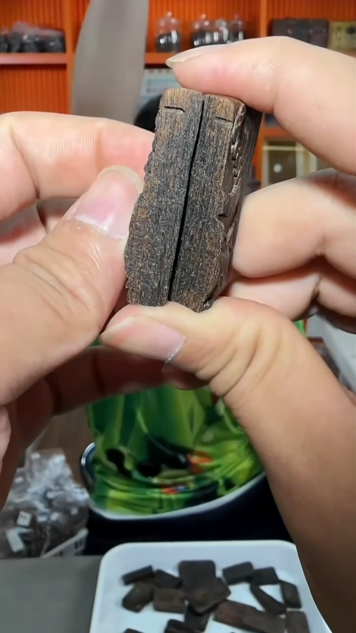 沉香吊坠195号多样性发一