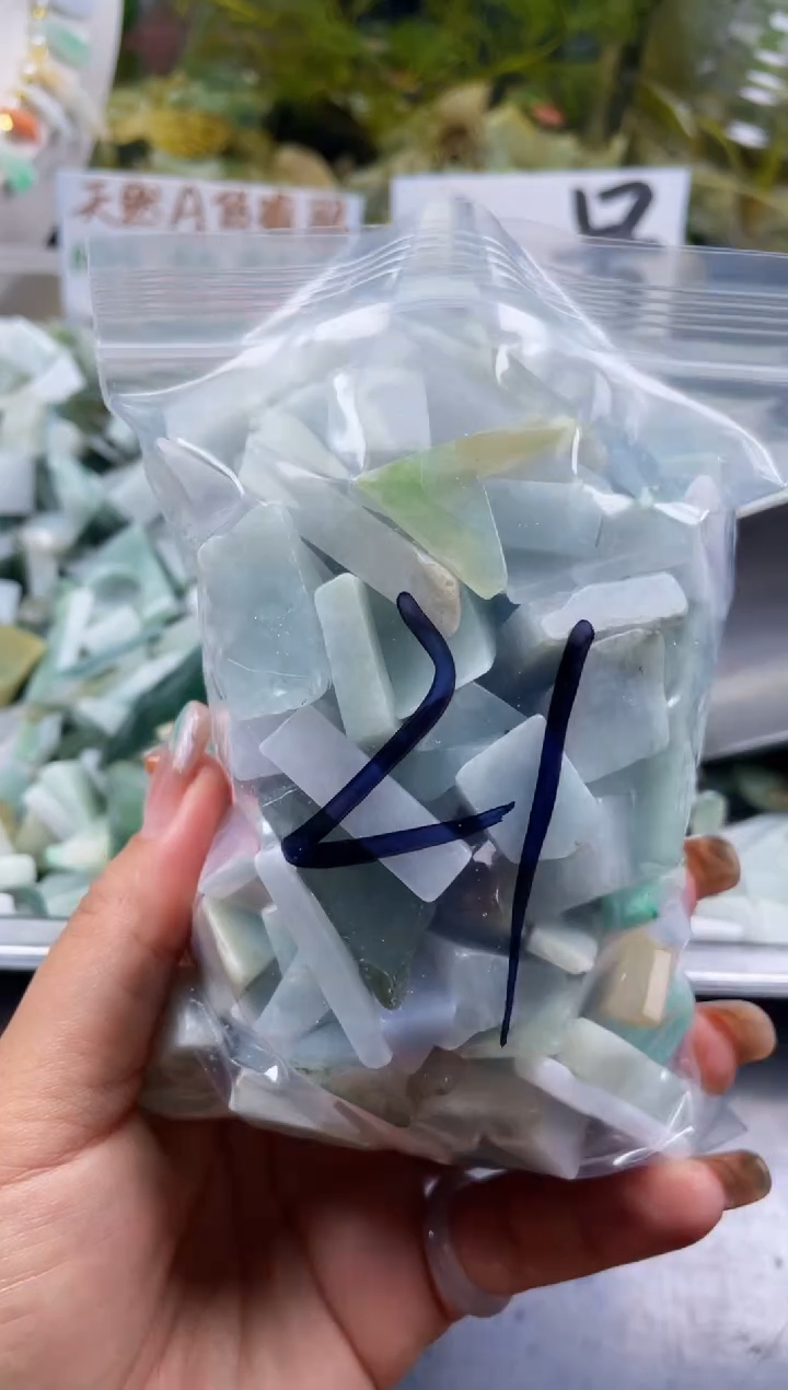 配石翡翠天然翡翠小号500克21