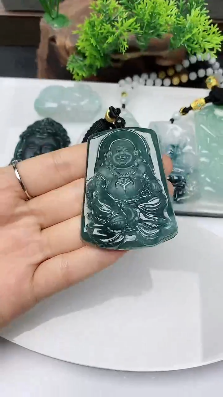 【闪购商品】翡翠颈饰未镶嵌        