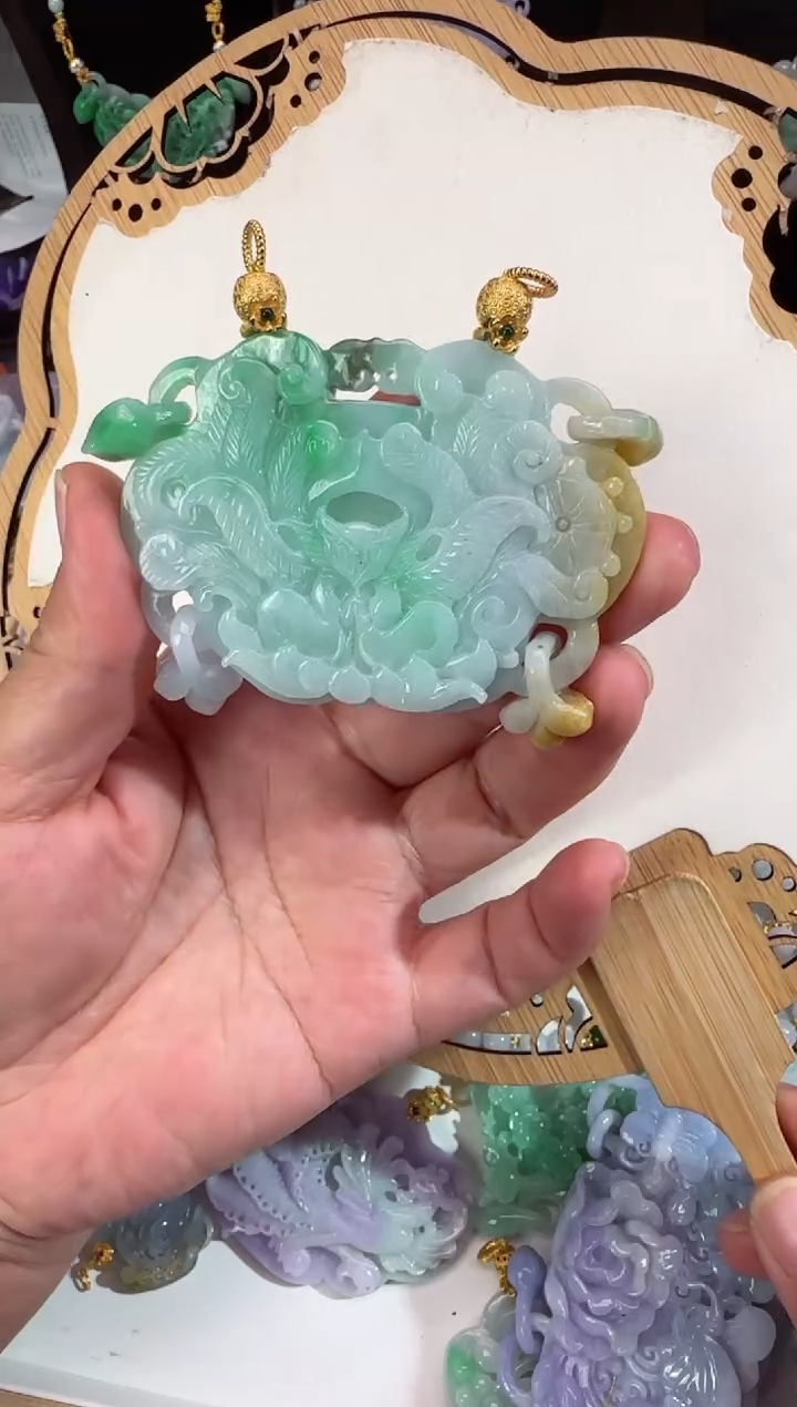 【闪购商品】翡翠颈饰未镶嵌拍照