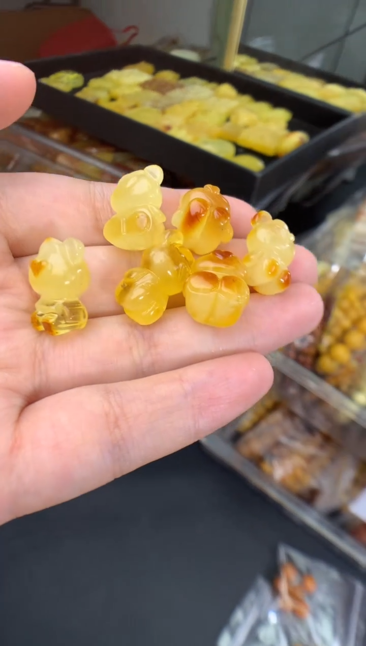 蜜蜡未镶嵌珠宝奇石多样性发一件